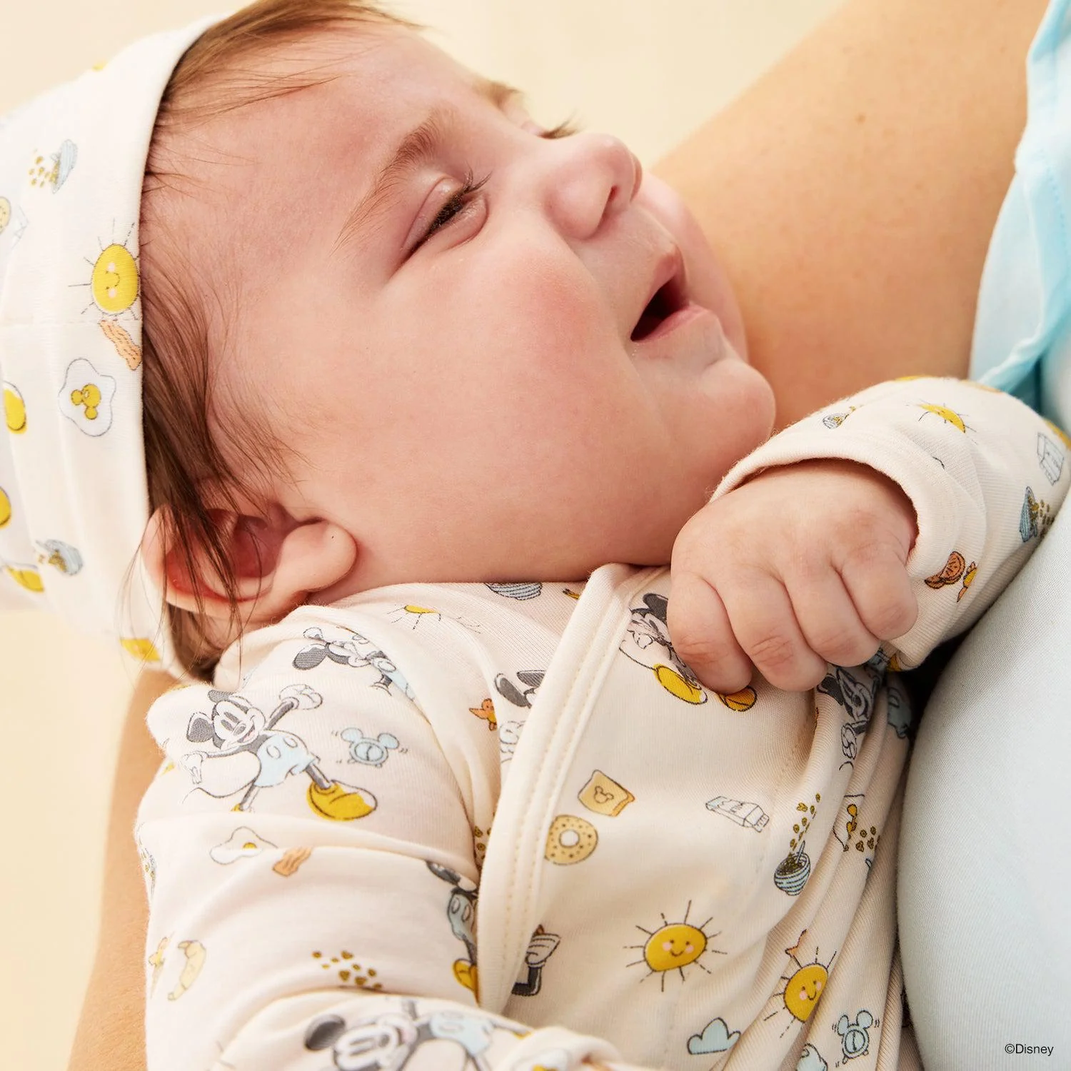 Magnetic Gown & Hat Set - Image 4